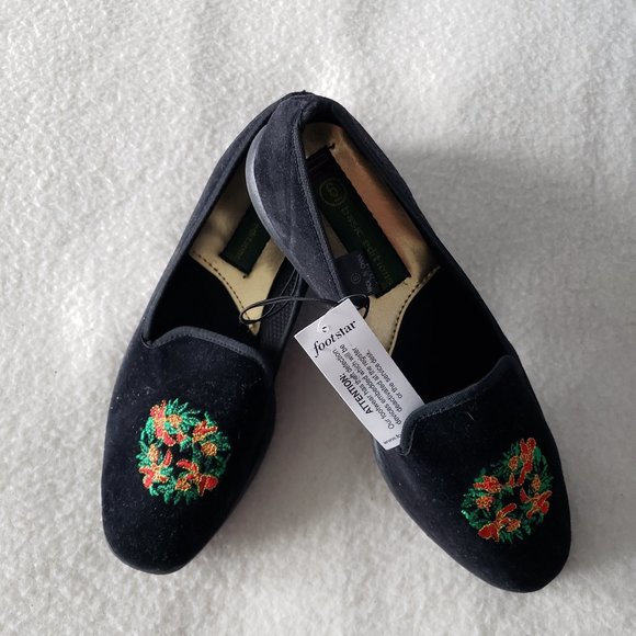 Basic Editions Vintage Embroidered Christmas Wreath Velvet Flat Shoes - Picture 1 of 5
